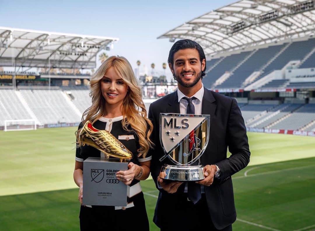 カルロス・ベラのインスタグラム：「MVP and golden boot ⭐️⭐️」