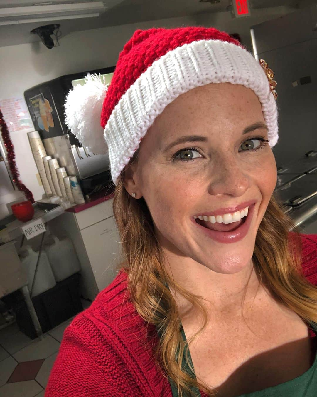 ケイティー・ルクレールさんのインスタグラム写真 - (ケイティー・ルクレールInstagram)「If you need me I’ll be here in my Santa hat waiting until November 15th when @lifetime airs #ChristmasALaMode」11月5日 10時34分 - katieleclerc