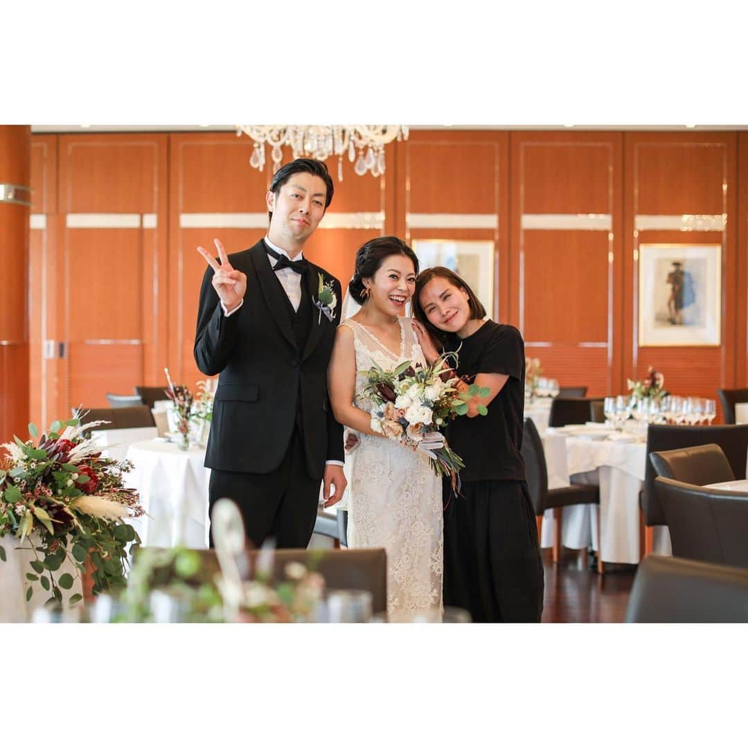 lso_wdさんのインスタグラム写真 - (lso_wdInstagram)「produced by @life_style_order Groom's costume... 結婚式のカジュアルな新郎衣装をオーダーメイドでお仕立て致します。  #新郎 #新郎衣装 #プレ花嫁 #結婚式準備 #カジュアルウェディング #タキシード #オーダータキシード #2019冬婚 #2020春婚 #新郎スタイル #オリジナルウェディング」11月5日 21時34分 - lso_wd