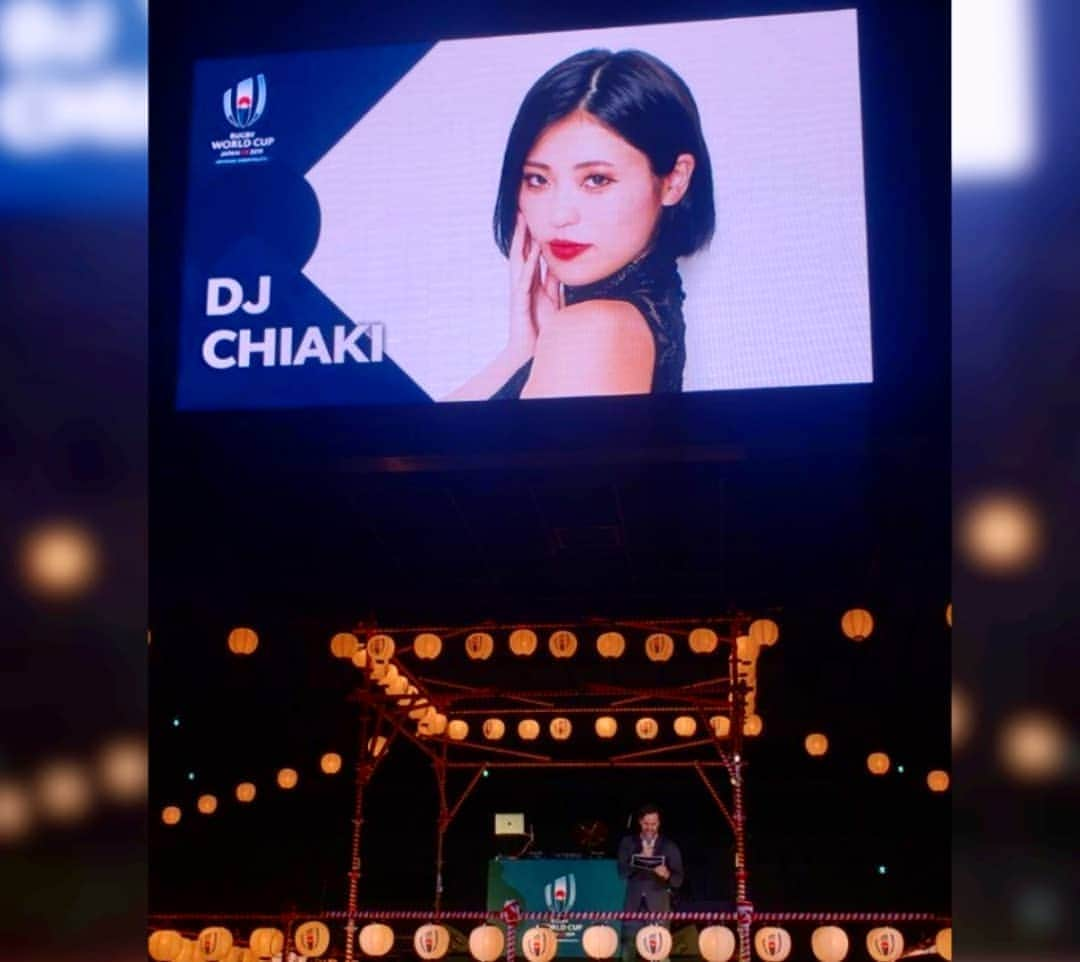 DJ CHIAKIさんのインスタグラム写真 - (DJ CHIAKIInstagram)「☆ 横浜アリーナで行われた "RUGBY WORLD CUP 2019 JAPAN" の準決勝のDJ担当させて 頂きました🏈🏈❤️❤️ Thank you guys !!! ** slide→slide→slide→ #rugbyworldcup2019 🇯🇵」11月5日 20時15分 - chiakisingapore