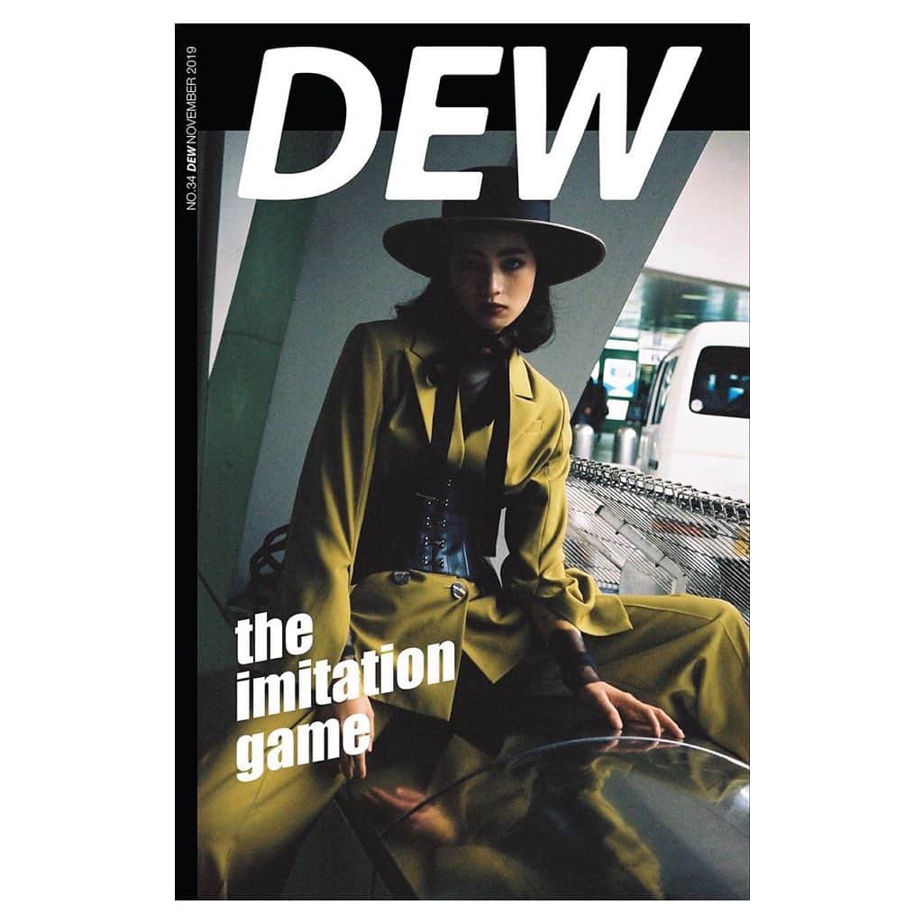 小松菜奈さんのインスタグラム写真 - (小松菜奈Instagram)「DEW magazine📘 #japan#magazine」11月5日 20時18分 - konichan7