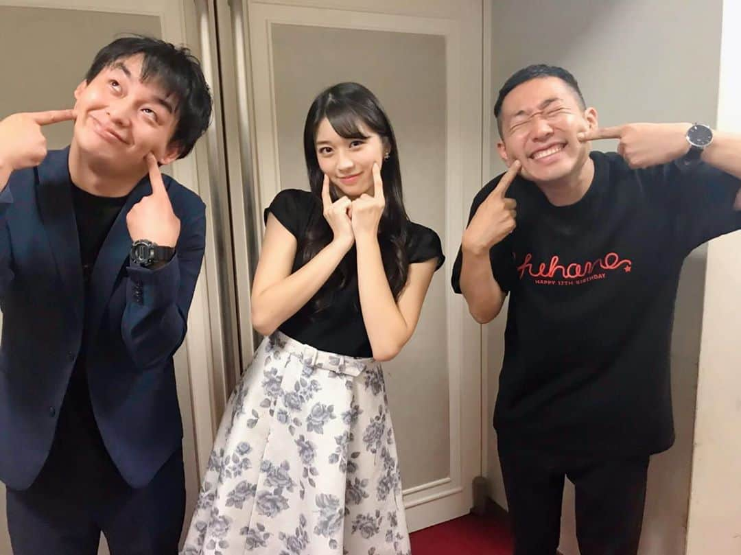 牧野真莉愛さんのインスタグラム写真 - (牧野真莉愛Instagram)「♡ ♡ 上々軍団さん2ndシングル『悪友』発売中❣️❣️ ・ さわやか五郎さん🎀 鈴木啓太さん🎀 LOVEりんポーズたいへんよくできました💮 ・ 上々軍団さん💗LOVEりんです まりあより ♡ ♡  #上々軍団 さん #さわやか五郎 さん #鈴木啓太 さん #悪友」11月5日 20時31分 - maria_makino.official