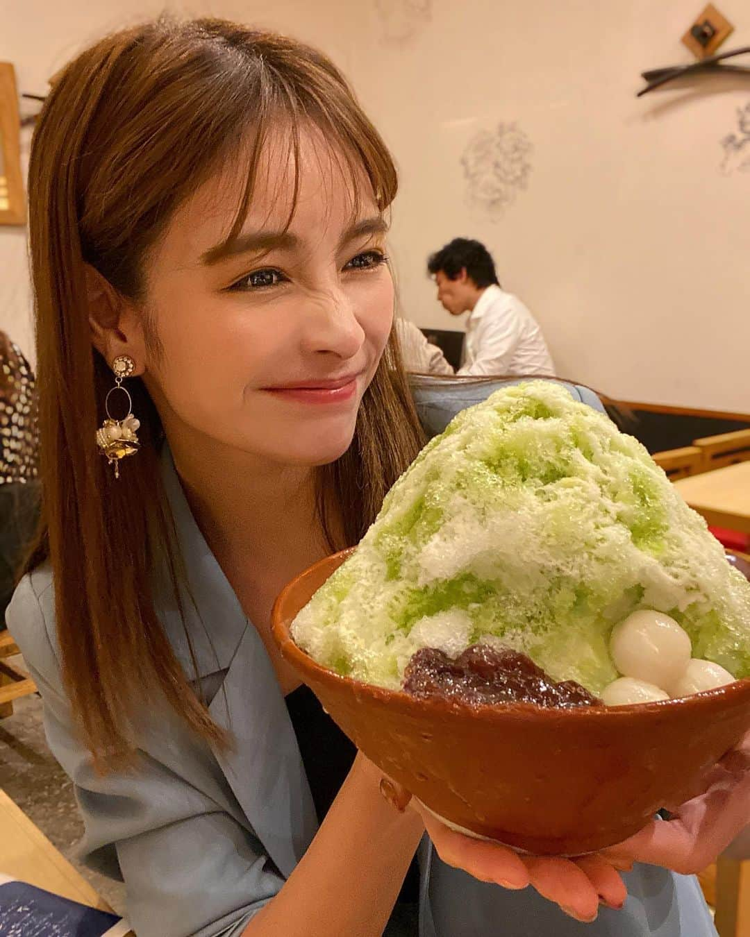 得あゆさんのインスタグラム写真 - (得あゆInstagram)「かき氷は冬も好き〜🍧 理由は室内は暖かいし空いてるから！笑 ・ ・ ・ ・ ・ ・ ・ ・ ・ ・ #かき氷#アイスクリーム#アイス#デザート#スイーツ#抹茶#夜ごはん#ディナー#アクセサリー#イヤリング#インスタ映え#カメラ女子#もつ鍋#鍋#秋#秋服#休日#ダイエット#グルメ#食べ歩き#ナチュラルメイク#スーツ#セットアップ#ファッション#icecream#gourmet#accessory#japanesefood#japanesegirl#diet」11月5日 20時31分 - tokuayu819