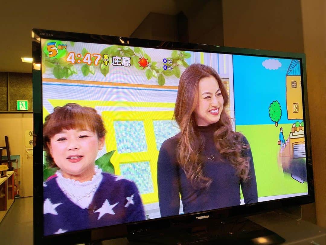 岡部友さんのインスタグラム写真 - (岡部友Instagram)「広島イベントの後は、みみより5UP生放送に出演しましたー！ みなさん暖かく迎えてくださり、楽しく収録できましたー！  収録前に時間ができたので広島城まで走りに行きましたーwマネージャーは巻き込み事故ですw また広島のみなさんに会いに来たいです！  #fitnessmotivation #岡部友 #美尻 #桃尻 #美尻トレーニング #spiceupfitness #スパイスアップフィットネス #gluteband #hipthrust #ヒップアップ #ヒップスラスト #ヒップトレーニング」11月5日 20時28分 - tomo_fitness