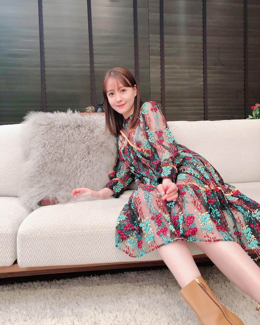 トリンドル玲奈さんのインスタグラム写真 - (トリンドル玲奈Instagram)「お衣装^ ^﻿ ﻿ インナーがベージュで、ほんのり色っぽくてかわいいワンピースでした❤︎ ﻿ ﻿ ワンピ　@adelly.tokyo ✨」11月5日 20時33分 - toritori0123