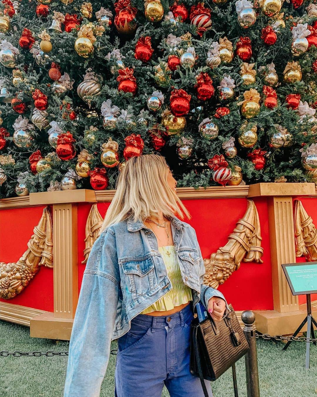 植野有砂さんのインスタグラム写真 - (植野有砂Instagram)「My favorite season of the year has just started 🥰🎄🎁❤️I missed you Christmas 🎄🎅🏻❤️❤️❤️LAではもうハロウィン終わった翌日からクリスマスモードになってるところが多かったよ🥰1年で一番好きな季節🥰🤩💕幸せ〜💓💓💓」11月5日 20時46分 - alisaueno