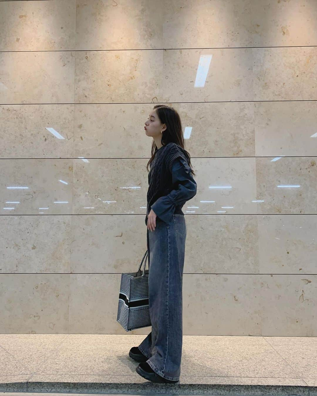 新木優子さんのインスタグラム写真 - (新木優子Instagram)「私服  tops : @amerivintage  bottom : @johnlawrencesullivan_official  shoes : @sly_official  bag : @dior  accessory : @knowhowjewelry  #fashion #mystyle」11月5日 20時47分 - yuuuuukko_