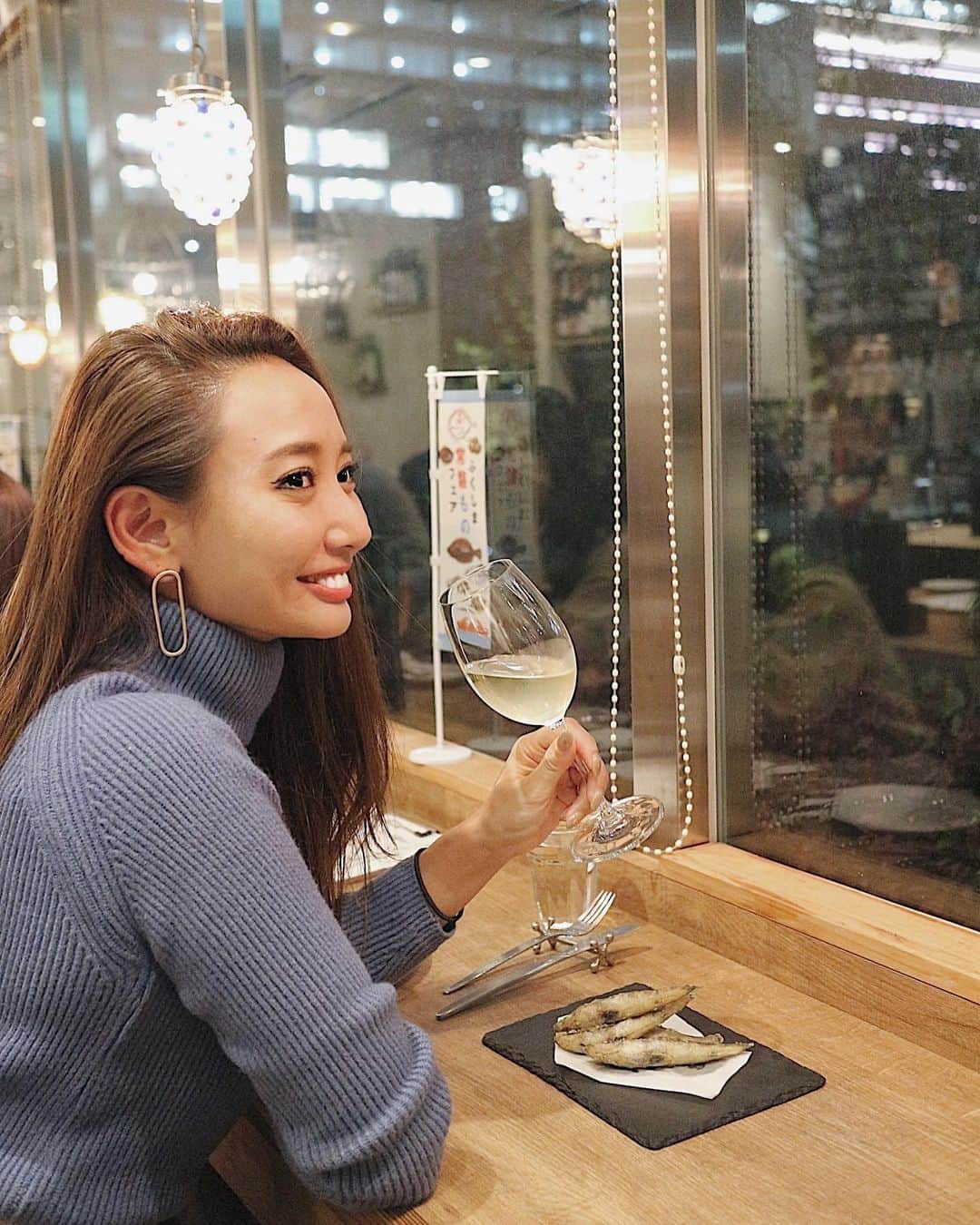 のインスタグラム：「父が日本に来たので2人でしっぽり飲み🍷 三田で見つけたお店『わいん酒場HIBINO』へ。 美味しかった💕 福島県産の水産物メニューがあって気になって頼んでみたよ♡ 北寄貝パスタが美味しかったなぁ🥰 福島県水産課のTwitterも是非チェックしてみてください😊 . . #家族ごはん #ご飯 #華金 #福島  #ふくしま常磐ものフェア #pr」