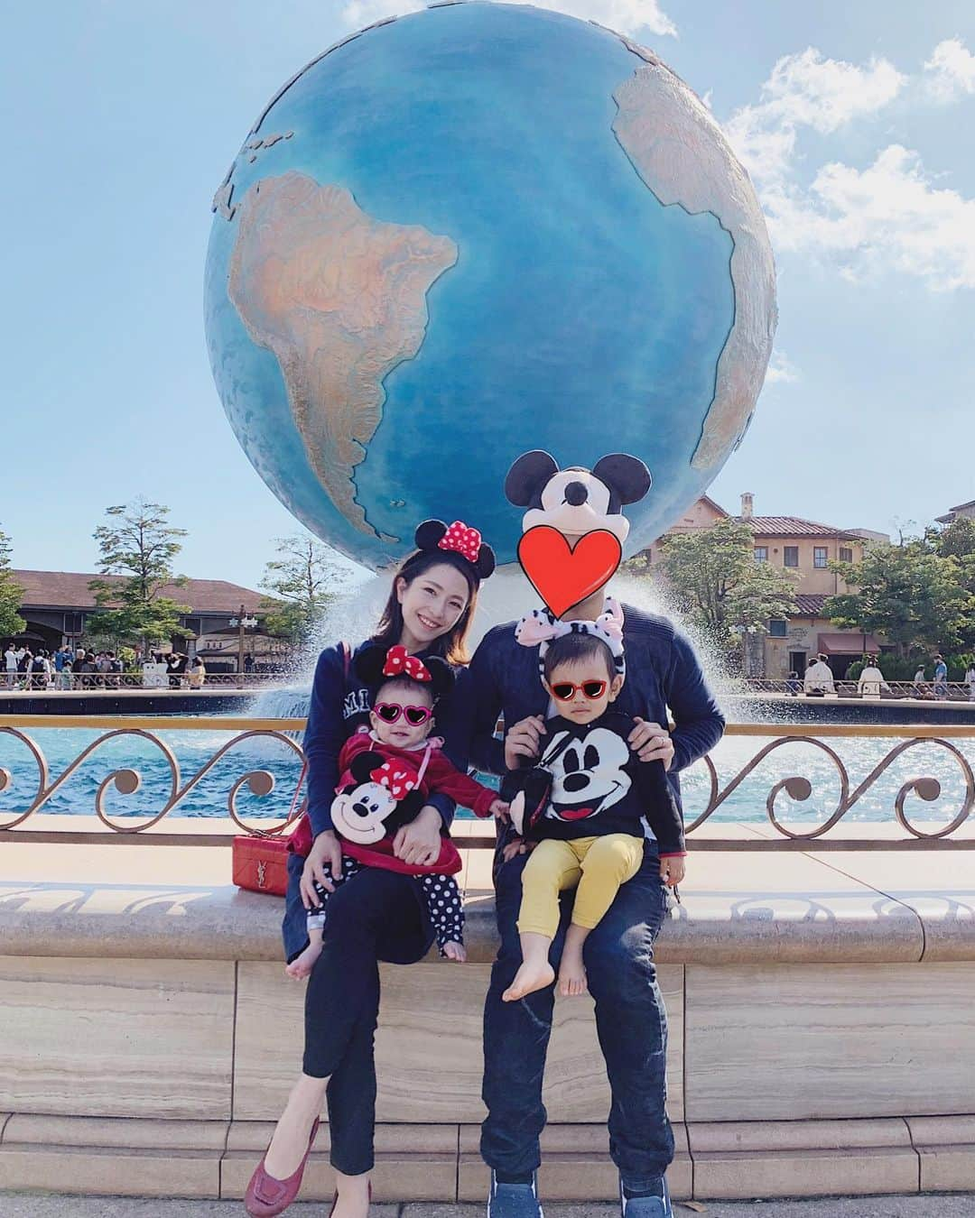 Remiさんのインスタグラム写真 - (RemiInstagram)「Tokyo Disney Sea🚢⚓︎ 連休ラストは家族でディズニーシーへ🐚 ゆったりプランでお昼から♬ 天気も良くてお散歩しているだけで楽しめました☀️ ランドより大人な雰囲気でしたが、子供たちもいくつか乗り物やショーを楽しめて大満足💓🎪🎠. . . #東京ディズニーシー #子連れディズニー #tokyodisneysea #tokyodisneyresort #disneyresorts #LOVETABIMama」11月5日 20時55分 - remi_912