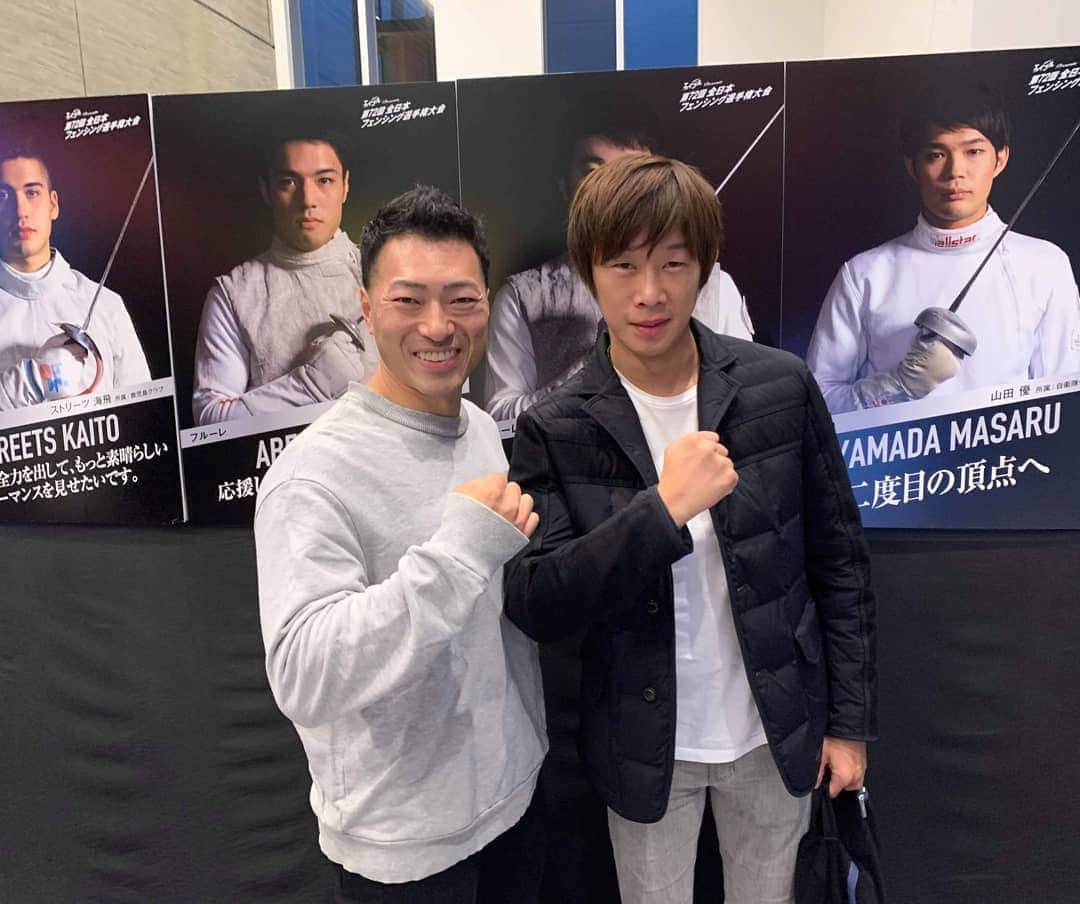 清水聡さんのインスタグラム写真 - (清水聡Instagram)「フェンシング全日本選手権に行ってまいりました♪ ものスゴイ演出の数々で圧倒されました✨ また観に行きたいと思います。 フェンシングの体験もしましたよ🙂 同い年の太田雄貴がフェンシング協会の会長で頑張っております！ #ボクシング#boxing #フェンシング#fencing」11月5日 21時15分 - satoshishimizu0313