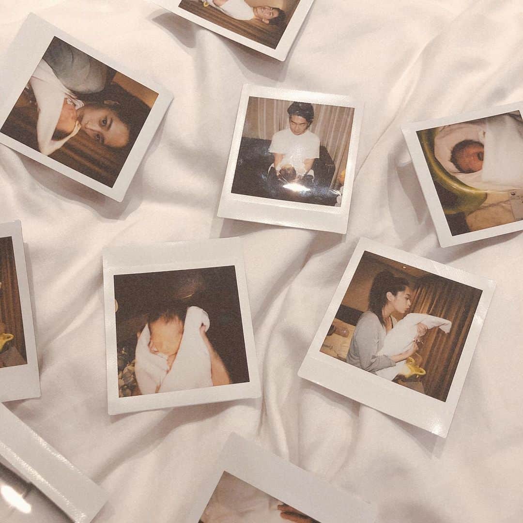近藤千尋のインスタグラム：「昨日無事に退院して お家に帰ってきました🏠💓 懐かしい夜中の授乳も🤱 ベビーバスでの沐浴も ２年経つと忘れてるもんだなぁ…笑🥺 少しずつ手探りに思い出しながら 頑張りたいと思います❤️❤️ #新生児 #ハロウィンベイビー #名前も決まりました ♡」