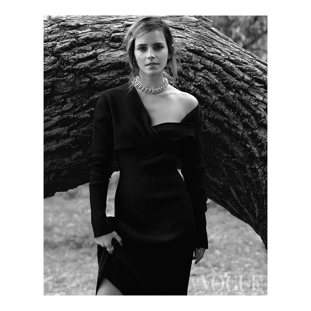 エマ・ワトソンのインスタグラム：「Thank you @britishvogue & @edward_enninful for letting me spend the day playing in beautiful Bushy Park!🌳🐿🦆❤️On newsstands in UK from Friday. @goodonyou_app @littlewomenmovie #littlewomen」