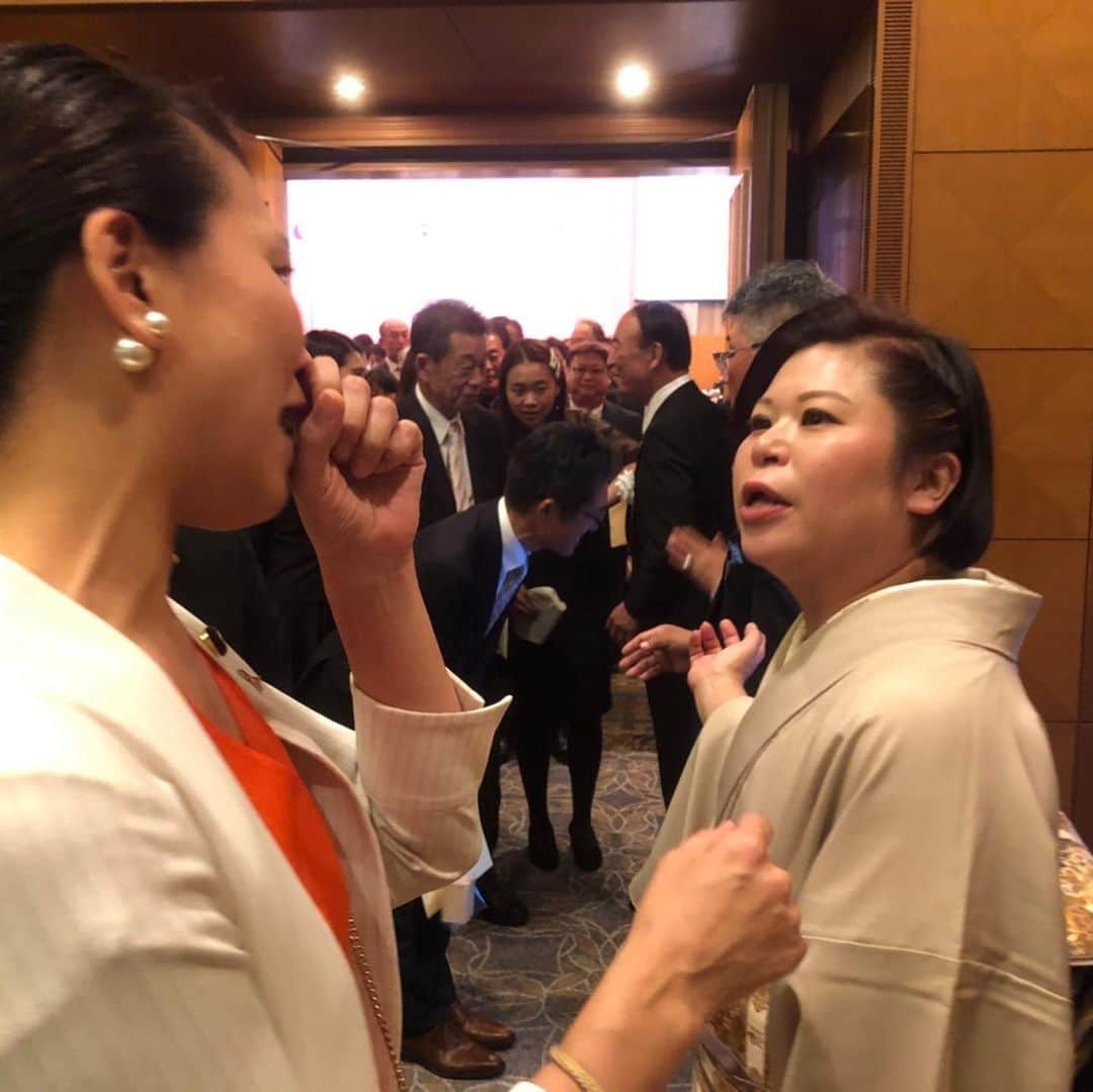 伊藤孝恵さんのインスタグラム写真 - (伊藤孝恵Instagram)「クレストグループ創業100周年感謝の会に参加させて頂きました。1世紀の間、変わることのない社風「人とのつながりを大切にする」が体現されたような、招かれた人みんなが笑顔になる、温かで幸せな会でした。」11月5日 21時28分 - itotakae