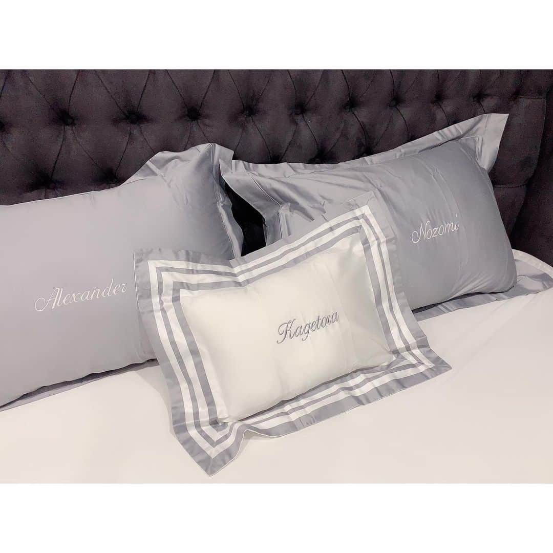 のインスタグラム：「new pillow🐑💓💓💓 #枕カバーに名前の刺繍を入れたよ #bedroom」