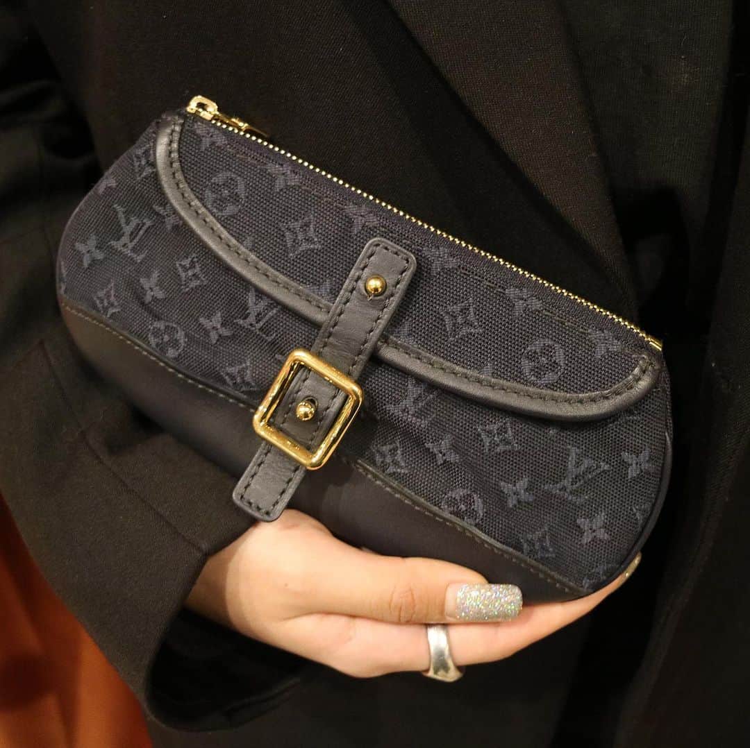 Vintage Brand Boutique AMOREさんのインスタグラム写真 - (Vintage Brand Boutique AMOREInstagram)「Louis Vuitton monogram mini Anne Sophie cosmetic pouch  Free Shipping Worldwide✈️ DM for more information ≫ ≫ ≫✉️ info@amorevintagetokyo.com  #ヴィンテージ #ルイヴィトン#ヴィンテージルイヴィトン#ヴィンテージヴィトン #モノグラム #エピ #ヴィンテージブランドブティック #アモーレ #アモーレトーキョー #表参道 #東京 #青山  #vintage #louisvuitton #LV #LVvintage #vintagelouisvuitton  #vuitton #damier #monogram #vintagebrand」11月5日 12時49分 - amore_tokyo