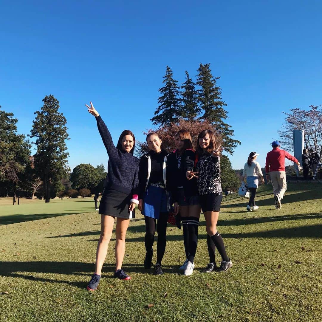 のインスタグラム：「めっちゃいい天気⛳️1PIU1UGUALE3コンペ！ #ladiesgolf #golfhotties #golfbabes #golflife #golfstagram #japanesegirl #model #lovegolf #girlswhogolf #cute #golfer #ゴルフ #ゴルフ大好き #golfholic #高尔夫球 #골프 #ゴルフコーデ  #golf #instagolf #ゴルフ女子 #golfer #golfgirl」