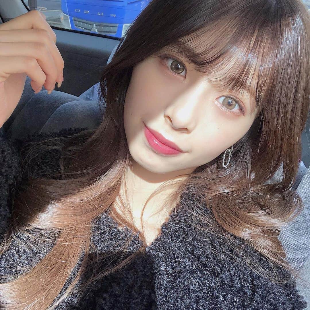川崎ひかるのインスタグラム：「🌤 . . カラコンした方がいいってみんなに言われる🥺 裸眼派だったんだけど🥺 . このカラコンはiDOLレンズのカンナロゼベージュ😀 . . . . #daily #dailylook #selfie #selca #ootd #데일리 #데일리룩 #셀카그램 #셀카 #셀피 #오오티디 #自撮り #アイドル  #カラコン #カンナロゼ #ビジョビ」
