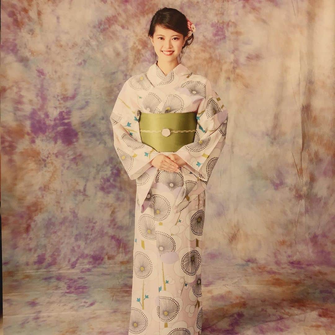 柴垣映里奈さんのインスタグラム写真 - (柴垣映里奈Instagram)「浴衣クイーンコンテストの写真が届きましたので^ ^ エレガント賞をいただきました。 今までも浴衣は好きで毎年自分で着ていましたが、コンテストをきっかけに着物を少し教えていただきました👘 着物が似合う女性になりたいです^ ^  #浴衣クイーンコンテスト2019」11月5日 13時18分 - cq_erina_s