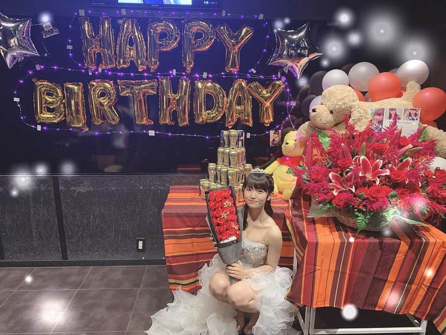 坂東遥さんのインスタグラム写真 - (坂東遥Instagram)「坂東遥生誕祭幸せすぎました🐹🎧🌹 (写真ちょっときらきらしたくてあげ直しました) ・ ・ #生誕祭 #白ドレス」11月5日 13時28分 - b.haruka1103