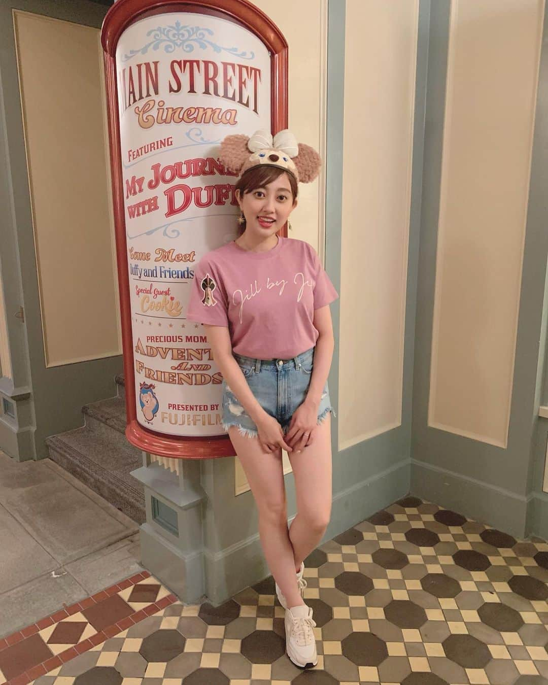 菊地亜美さんのインスタグラム写真 - (菊地亜美Instagram)「初香港Disneyland🧡💛」11月5日 14時50分 - amikikuchi0905