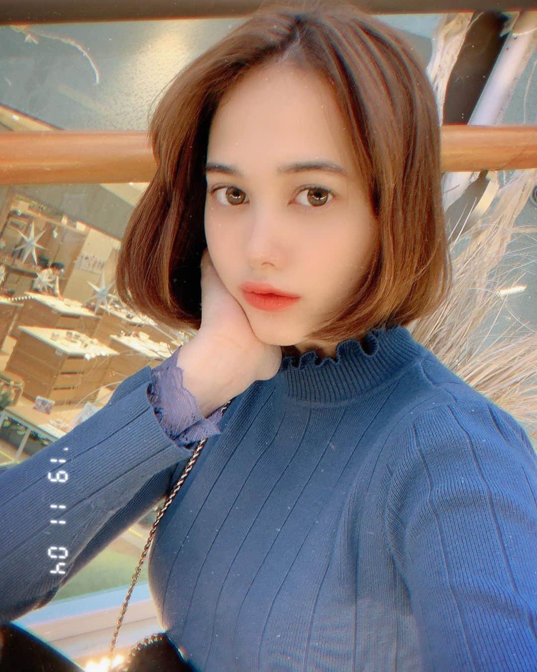 真間玲奈のインスタグラム：「気づいたらボブになってた🤷🏻‍♀️ #단발머리」