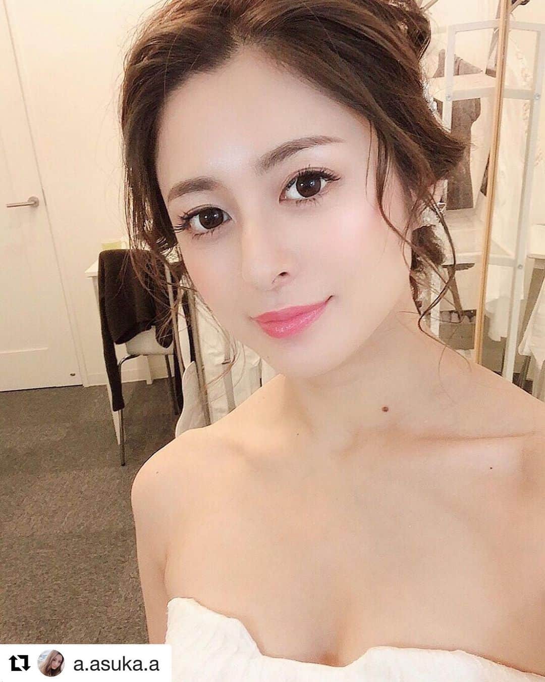 のインスタグラム：「. 大阪院 ご来院ありがとうございます♡ . .  #Repost @a.asuka.a ・・・ . この前ストーリーに上げてたレーザートーニング✨ @yagbeauty_official 大阪院行ってるよ🙆‍♀️ . シミそばかすはもちろん、お肌のハリにも効くらしくって美肌対策に✨ . 月一くらい行くといいんだって♡ . .  #YAGBEAUTY #レーザートーニング #RRRマスクパック #RRRSkin #美白」