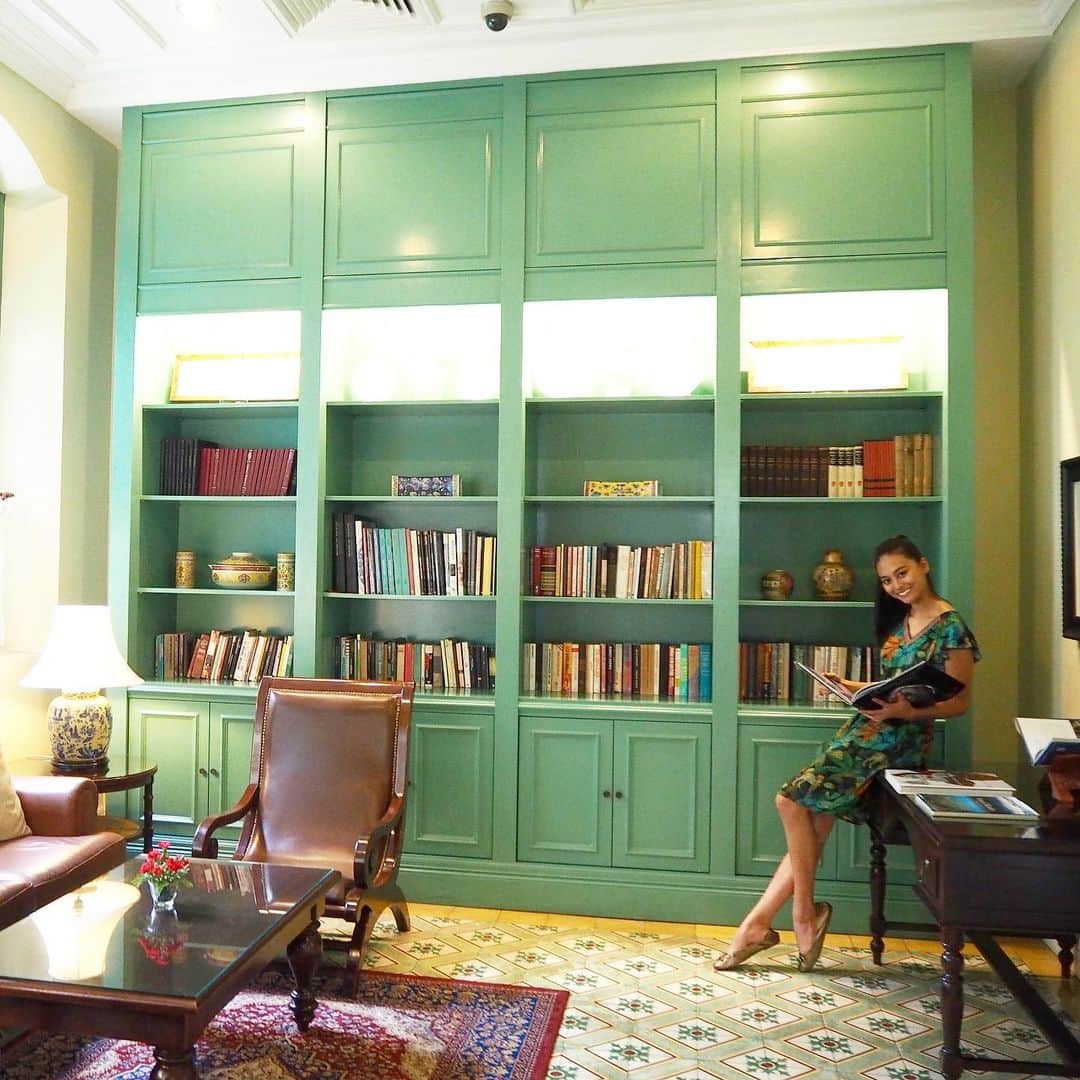 遊海 Yuumiさんのインスタグラム写真 - (遊海 YuumiInstagram)「At the library @themajesticmalacca ❤️ peaceful moment reading and chilling ❤️ @themajesticmalacca は1920年に建てられた歴史がある建物です。図書館があってそこでゆっくりリラックスタイム♡ @ytlhotels #themajesticmalacca #majesticmalacca #ytlhotels #malacca #melaka #majestichotel #library #malaysia #beyondkl #tourismmalaysia」11月5日 15時21分 - yuumi_kato