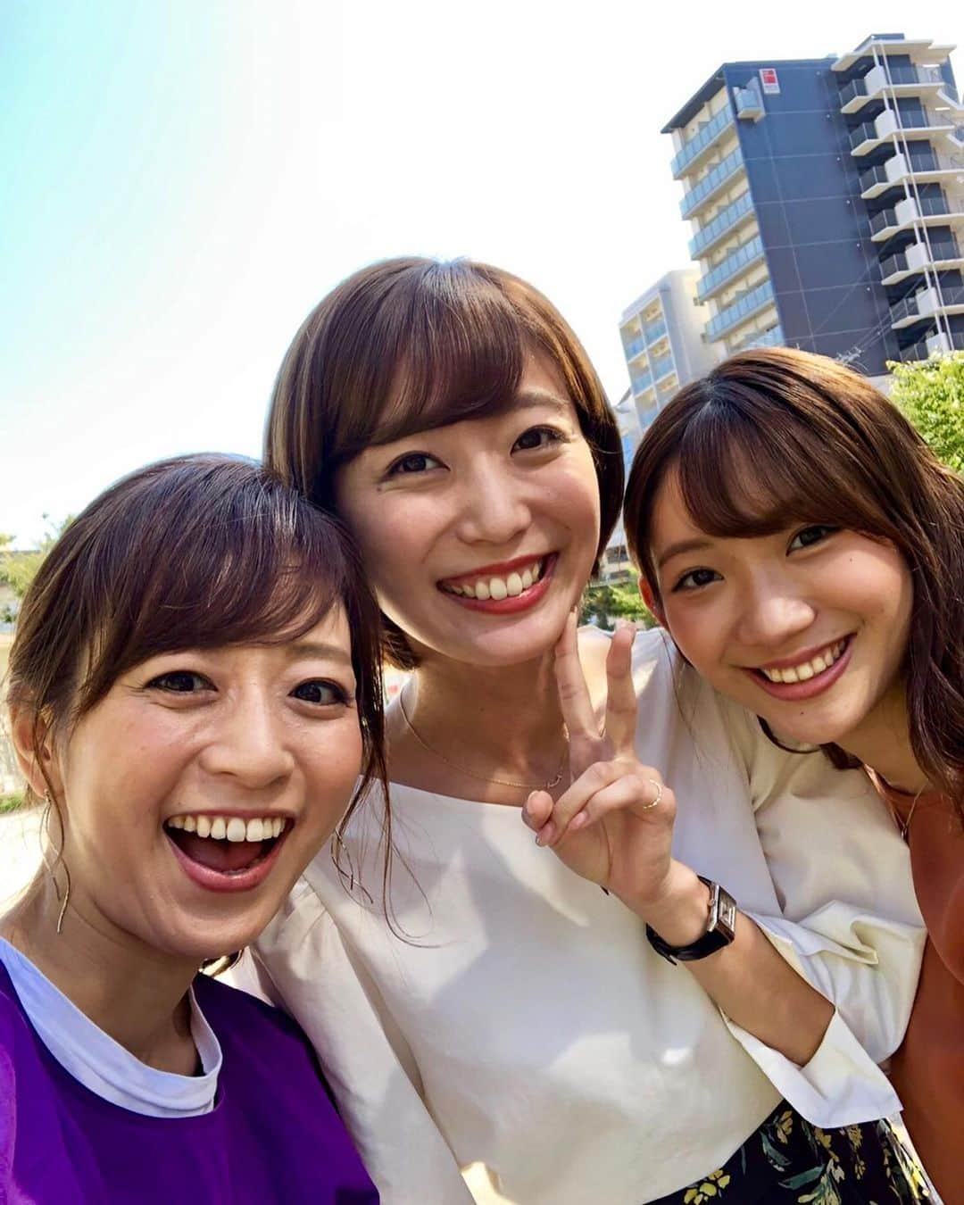 石川愛さんのインスタグラム写真 - (石川愛Instagram)「* 2020年のアナウンサーカレンダー🗓 なんと販売されることになりました！  果たして需要があるのか心配ですが… 手にとっていただけたら嬉しいです😂  みんなで撮影楽しかったな〜😊💓 . #予約受付は始まってます #HMV #楽天ブックス など #fbsアナウンサー #2020年カレンダー #笑顔以外の表情って難しい🤔」11月5日 15時30分 - aiishikawa_fbs