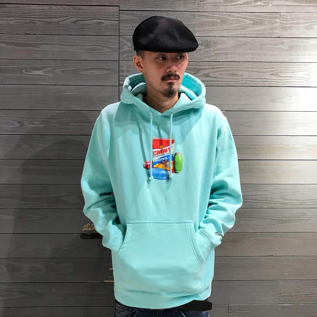 GROW AROUNDさんのインスタグラム写真 - (GROW AROUNDInstagram)「. 🇺🇸CLASSIC MATERIAL NY🗽 QUARTER WATER HOODY&CREW SWEAT が入荷致しました👍🏾🌈. HOODYは今季から13.5ozの肉厚ボディーを使用しています！！ . 🗽Diver City🎡 10:00-21:00 . . #growaround #growaroundnewarrivals  #growarounddivercity  #cmny」11月5日 15時31分 - growaround