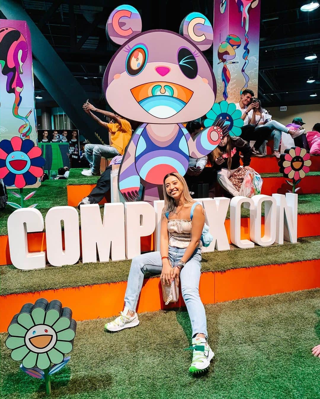 植野有砂さんのインスタグラム写真 - (植野有砂Instagram)「First timer @complexcon ❤️初めてcomplexcon行ってきたよ✨知り合いたくさんで日本みたいだった😂たくさんお買い物した😛✌🏼」11月5日 16時02分 - alisaueno