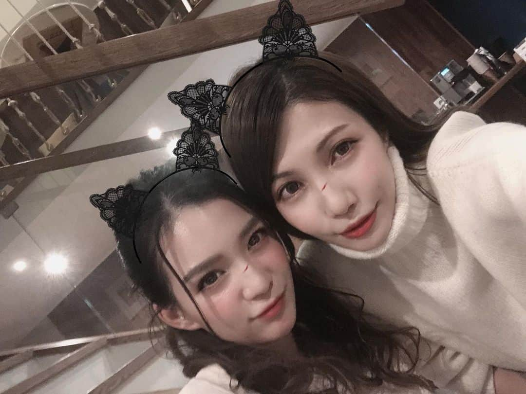 植田せりなさんのインスタグラム写真 - (植田せりなInstagram)「. ちゅね @chunetaro と海外で撮影でした😋🇷🇺✨ とあるアーティストさんのMVの撮影だったんですが、全てがかっこよすぎて完成が楽しみすぎる🥺❤️ 情報解禁になったらまたお知らせします🥺💕 . . #mv撮影  #ちゅね #🐭 #mv#model#artist#musicvideo」11月5日 16時04分 - serina_ueda