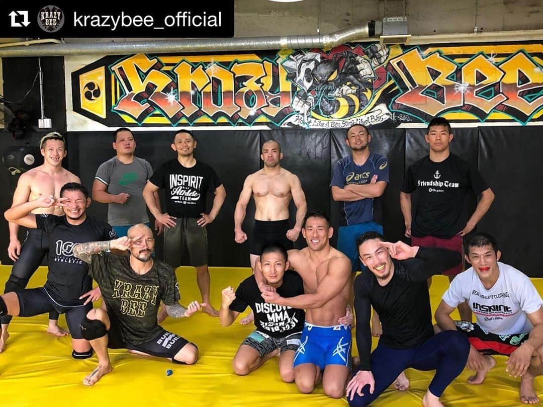 西浦聡生さんのインスタグラム写真 - (西浦聡生Instagram)「🥊🥊🥊 #Repost @krazybee_official with @get_repost ・・・ . 今日のプロ練🐝 . #ysa #krazybee #mma #プロ練」11月5日 16時07分 - wicky_nishiura