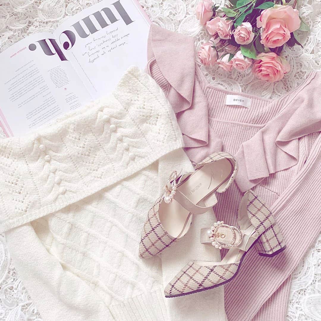のインスタグラム：「. LuLuemのプチプラのチェック柄パンプス👡 パンプスはベルトのバックルのデザインがかわいくて コーディネートのポイントになるオシャレitemです💘 無地のお洋服を合わせて足元に柄物をオンすると、いつもよりレベルの高いコーデになります🐒💓 ------------------------------------------------------------ ・knit : deicy me couture ・pumps : LuLuem ------------------------------------------------------------ . repost from @miiannnnn . #KIREIMO #キレイモ #脱毛 #全身脱毛 #脱毛サロン #kireimo_fashion #美容 #美容情報 #美容部 #肌ケア #大人可愛い #オトナ女子 #deicymecouture #LuLuem #コーディネート #お洒落さんと繋がりたい #おしゃれさんと繋がりたい #かわいい #大人フェミニン #大人レディ #きれいめカジュアル #韓国ファッション #プチプラ #プチプラコーデ #置き画 #置き画くら部 #ルルエム #パンプス #チェック柄 #チェックパンプス」