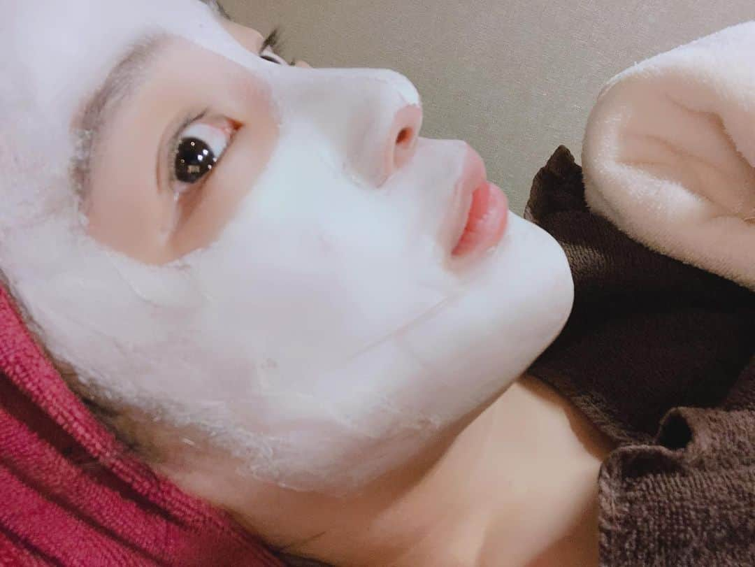 天木じゅんさんのインスタグラム写真 - (天木じゅんInstagram)「. . 2ヶ月ぶりの detox right peeling🌿 毛穴吸引もお願いしました:) . . @precious_mieux #precious_mieux#ニキビ治療#ニキビ#ニキビ跡#日焼け止め#ピーリング#タピオカ#背中ニキビ#ニキビケア#プレシャスミュー#ハーブピーリング#東京サロン#エステサロン」11月5日 16時20分 - jun.amaki