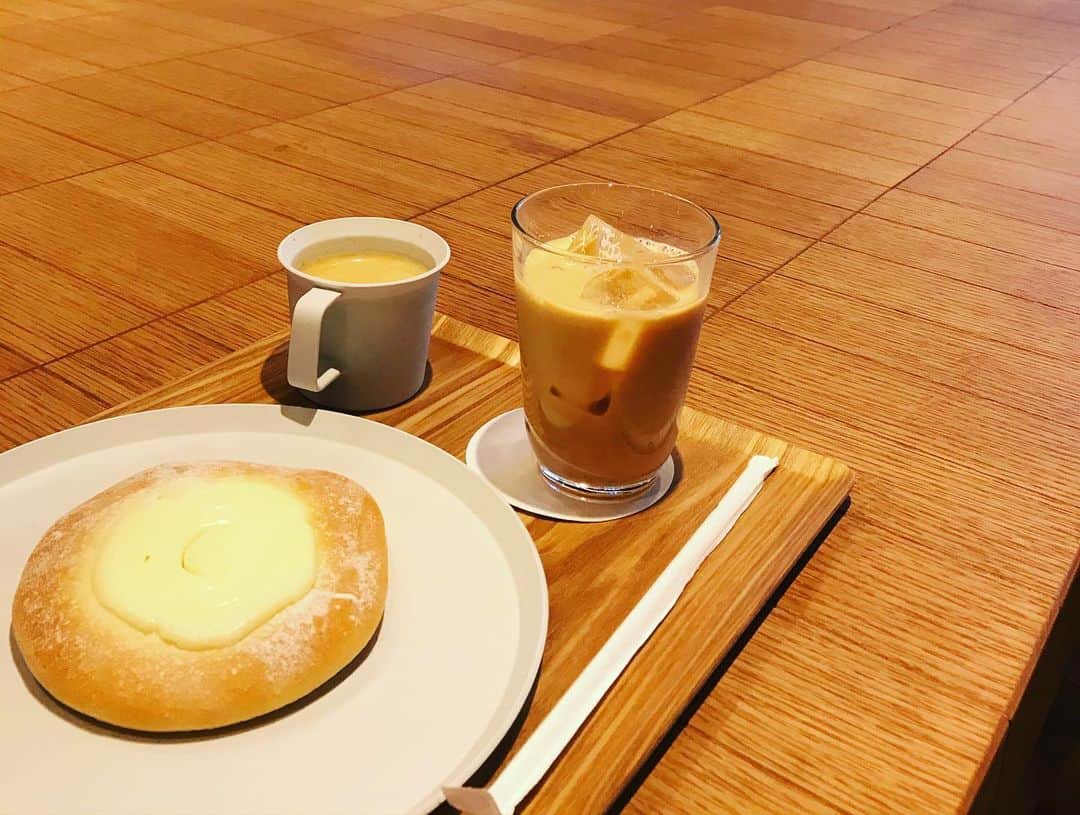 氏家恵さんのインスタグラム写真 - (氏家恵Instagram)「ベーカリーカフェで桐ちゃんとお茶。」11月5日 16時30分 - ujiiemegumi