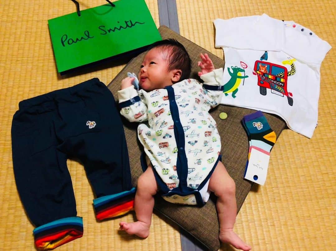 中川実咲さんのインスタグラム写真 - (中川実咲Instagram)「. もうすぐ新生児期も終わり。 毎日いただきもののお洋服着て大きくなってる坊やは幸せ者です。 命名書も先輩ママから。 #新生児#生後0ヶ月#抱っこ紐デビュー」11月5日 16時53分 - and_yamamoto