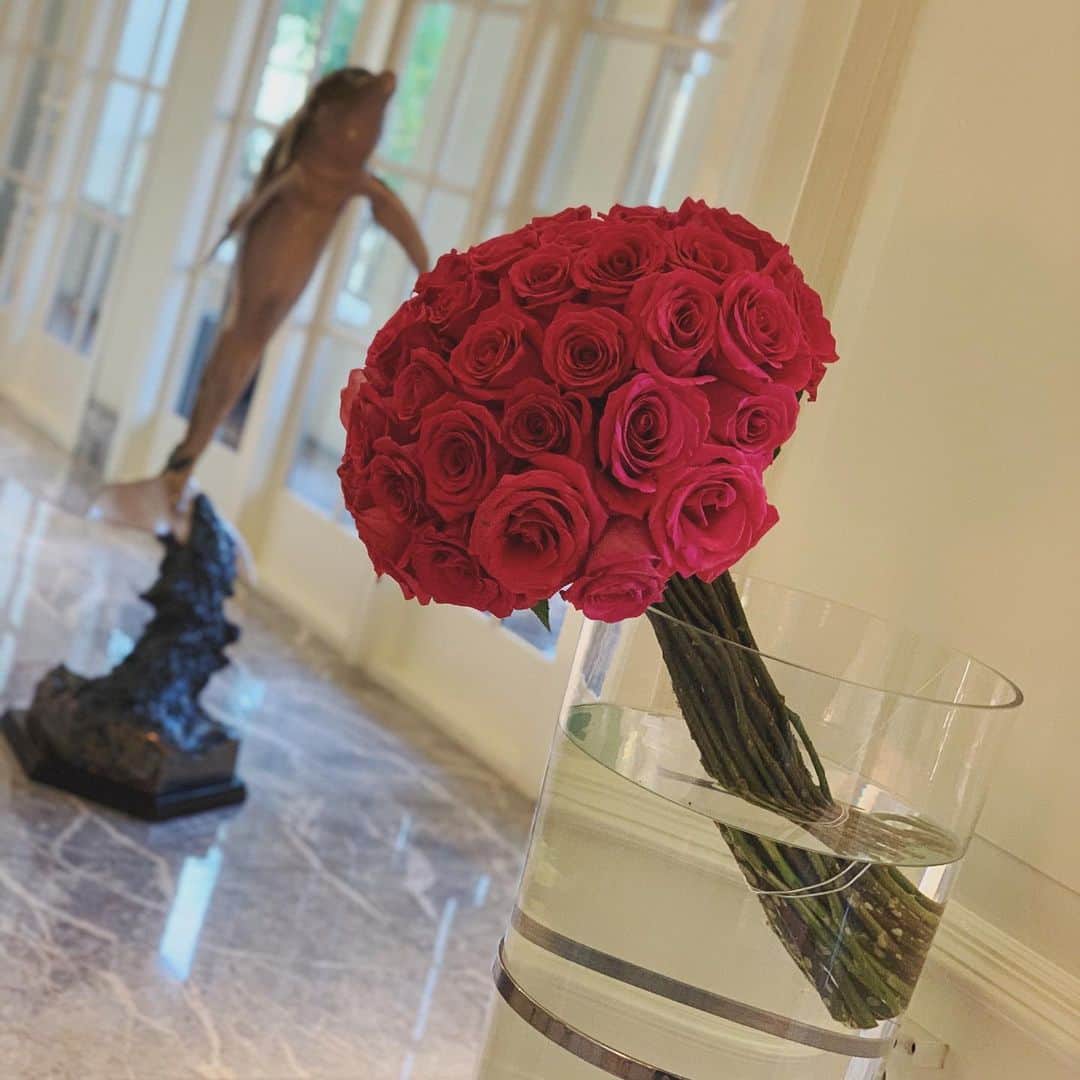 のインスタグラム：「"Love the life you live, Live the life you love"❤️Love yourself🌹」