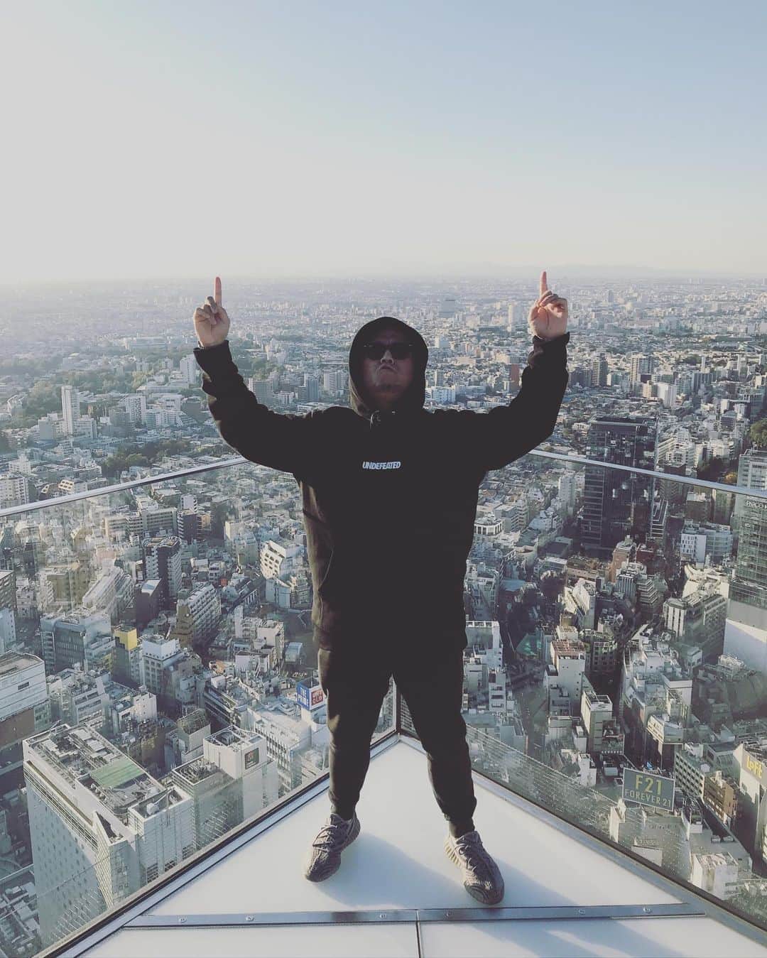 ジョー さんのインスタグラム写真 - (ジョー Instagram)「新しくできた渋谷のランドマーク #渋谷スクランブルスクエア に JOYと滝田と行ってきた。 #高い　#怖い　#有料  足がすくんだ。」11月5日 17時19分 - doublename_jo