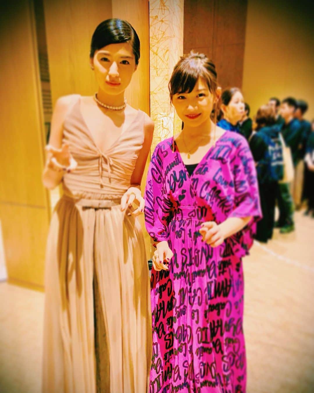 伊藤沙莉さんのインスタグラム写真 - (伊藤沙莉Instagram)「この度、 東京国際映画祭 スプラッシュ部門にて 参加させていただいた 映画「タイトル、拒絶」で わたくし、 ジェムストーン賞という 素敵な賞を受賞させて頂くことができました！！！！！！ しかもなんと、、 大好きな佐久間由衣ちゃんと共に、、、。 大好きな作品をきっかけに 大好きな人と共に受賞できるという とんでもない幸せを 心から感謝しつつ、 かみしめております。  ここから、また改めて、 気合を入れ直して 日々精進して参ります。  公開日などはまだ 決定しておりませんが 随時報告致しますので 映画「タイトル、拒絶」 これから宜しくお願い致します！  そして、、 共に受賞した由衣ちゃん主演の 「"隠れビッチ"やってました。」は 12月6日全国公開みたいです！ 楽しみや🌝💕 2作品とも 是非是非！！！ 宜しくお願い致します🙇‍♀️ #由衣ちゃんに #映画のアカウント #タグ付けしたら #悪口みたいになった #由衣ちゃんは違います #でも役は全力でやってると思う #たのしみや」11月5日 17時25分 - itosairi