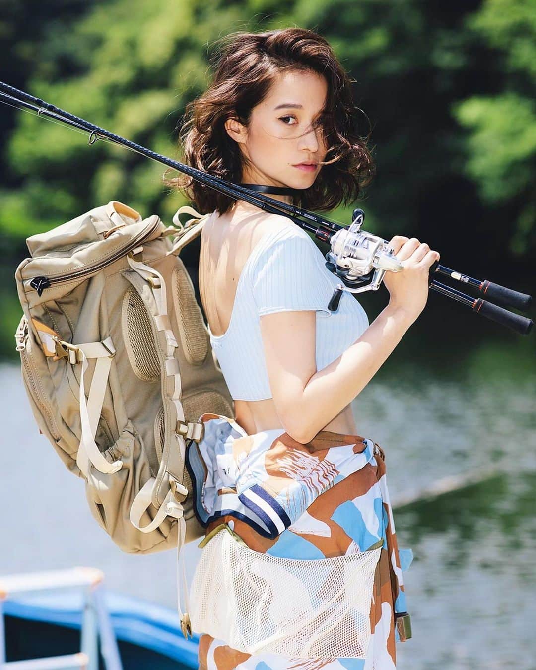 のインスタグラム：「@headstokyo fashion & Art for all outside acivities. fashion × fishing collaboration ___________________________________ #webmedia#fashion#art#coffee#music #toe#bushcraft#lifeguard#collage#fishing #horse#model#バス釣り#釣りガール#大森みち ⚠️釣り釣具私物」