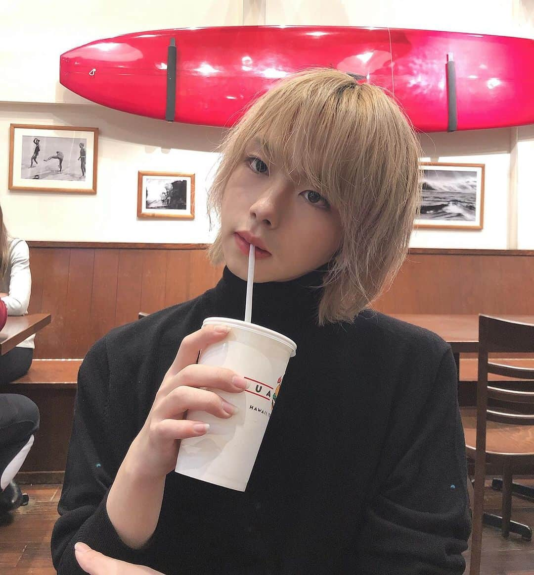 齋藤正太さんのインスタグラム写真 - (齋藤正太Instagram)「mens bob  @mmh___01  #ulzzang #ulzzangboy #ulzzangasia #美容師 #マッシュ#メンズヘア #メンズカット#韓国好きな人と繋がりたい #パーマ#スパイラルパーマ#bts #防弾少年団好きな人と繋がりたい #メンズカラー#ツイストパーマ #韓国ファッション#おしゃれさんと繋がりたい #ウルフカット #メンズ髪型 #センターパート #셀카#韓国ヘア #패션#ネイビーカラー #グク#ツイストパーマ」11月5日 17時56分 - signal8756