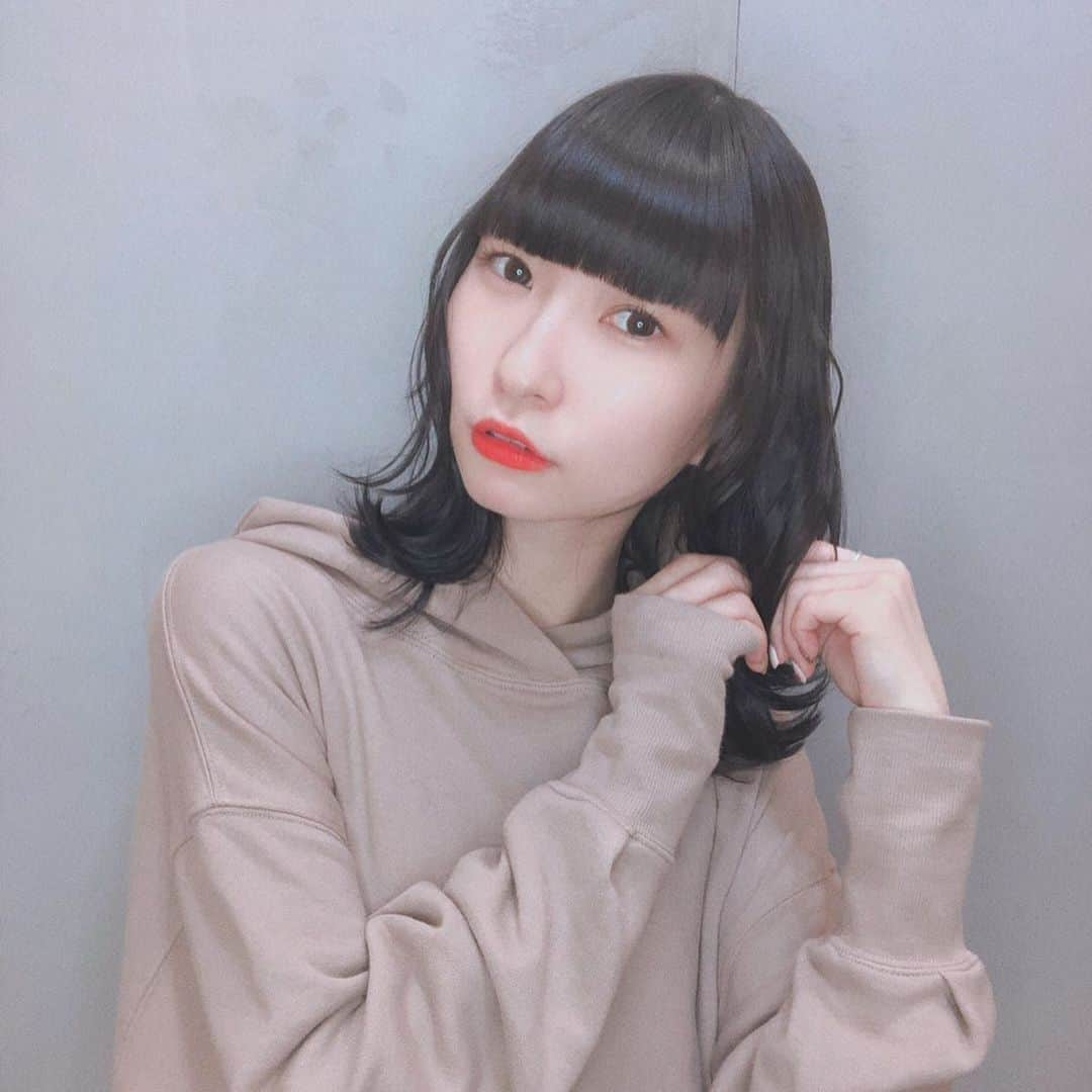 ピンキー！☆藤咲彩音さんのインスタグラム写真 - (ピンキー！☆藤咲彩音Instagram)「new hair🦀 毛先を地毛の髪色に合わせて色を入れてもらい、究極トリートメントでサラッツヤッに。前髪も少し切ってもらいました。 前回同様、ウルフはそのままに✌🏻 @spica_nakada さん、いつも私の髪に合ったものをありがとうございます🙏🏻 #美容院  #spica  #原宿  #でんぱ組 #dempagumi #idol #藤咲彩音 #ayanefujisaki #ピンキー #pinky」11月5日 18時18分 - pinky_ayane