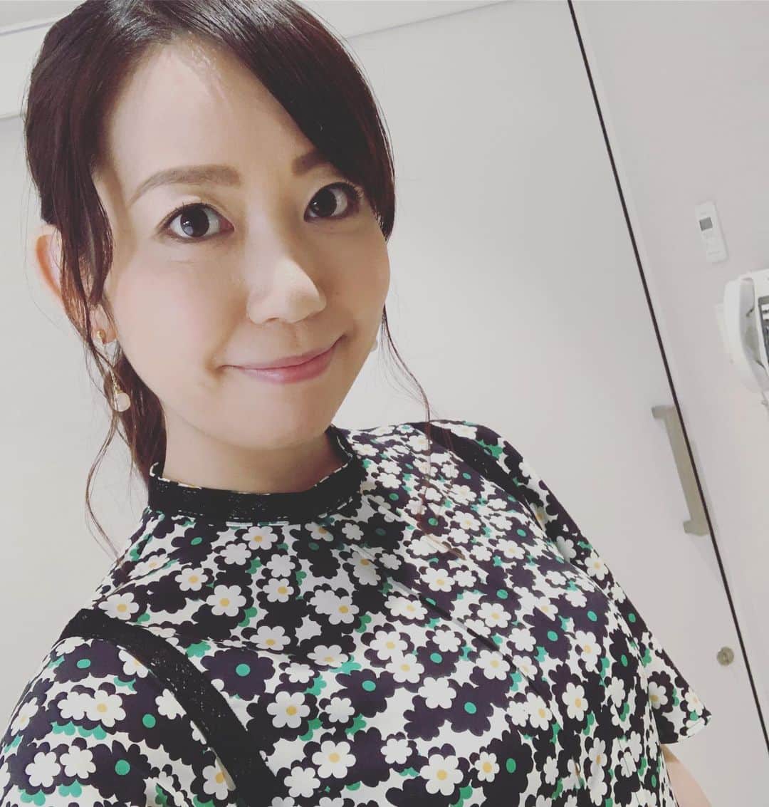 須黒清華のインスタグラム：「まもなく、 「ありえへん∞世界」2時間スペシャル 始まりますー✨✨ . それにしても自撮り…バリエーションなくて困る😅💦 #ありえへん世界 #関ジャニ #福澤朗 さん #福原遥 さん  #自撮り #自撮りバリエーション 教えて欲しい‼︎笑」