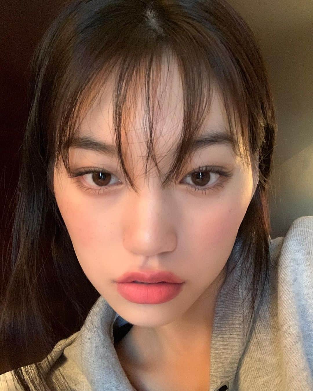 Weki Mekiのインスタグラム：「My current makeup✨ . . #위키미키 #김도연」