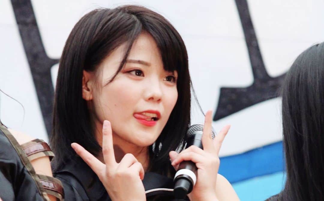 川村虹花さんのインスタグラム写真 - (川村虹花Instagram)「明治大学学園祭楽しかったー🥰 ライブ中仮面を取った時の学生さんの反応が100点だった🤣🤣🤣 格闘技やってる子だ！！ 試合見てます！！ って声かけてくれた方が多くて、 びっくりした！😳 嬉しいですね🥺✨ 頑張らねば！！🔥🔥🥊 ライブも盛り上がってくれて嬉しかったです！！✨ #明治大学学園祭 #生田キャンパス #仮面女子 #川村虹花」11月5日 18時26分 - nanaka_kawamura