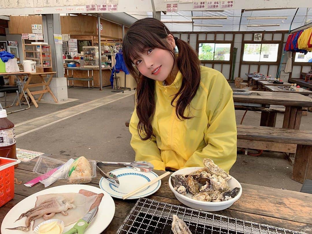 ちとせよしのさんのインスタグラム写真 - (ちとせよしのInstagram)「今日は唐津に行きました\(◡̈)/ 初めての牡蠣小屋！！ 美味しかった〜😚💓 ･ ･ ･ #selfie #saga #japanesefood  #佐賀 #唐津 #唐津グルメ #牡蠣小屋 #玄海みなとん里」11月5日 18時28分 - chitose_yoshino
