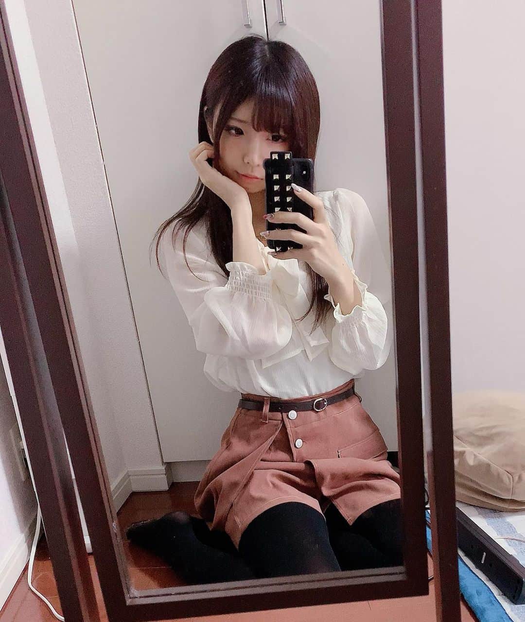 りっきゅんさんのインスタグラム写真 - (りっきゅんInstagram)「. 💛💚💙💜 . . . #メイク #コーデ #流行 #ファッション ...