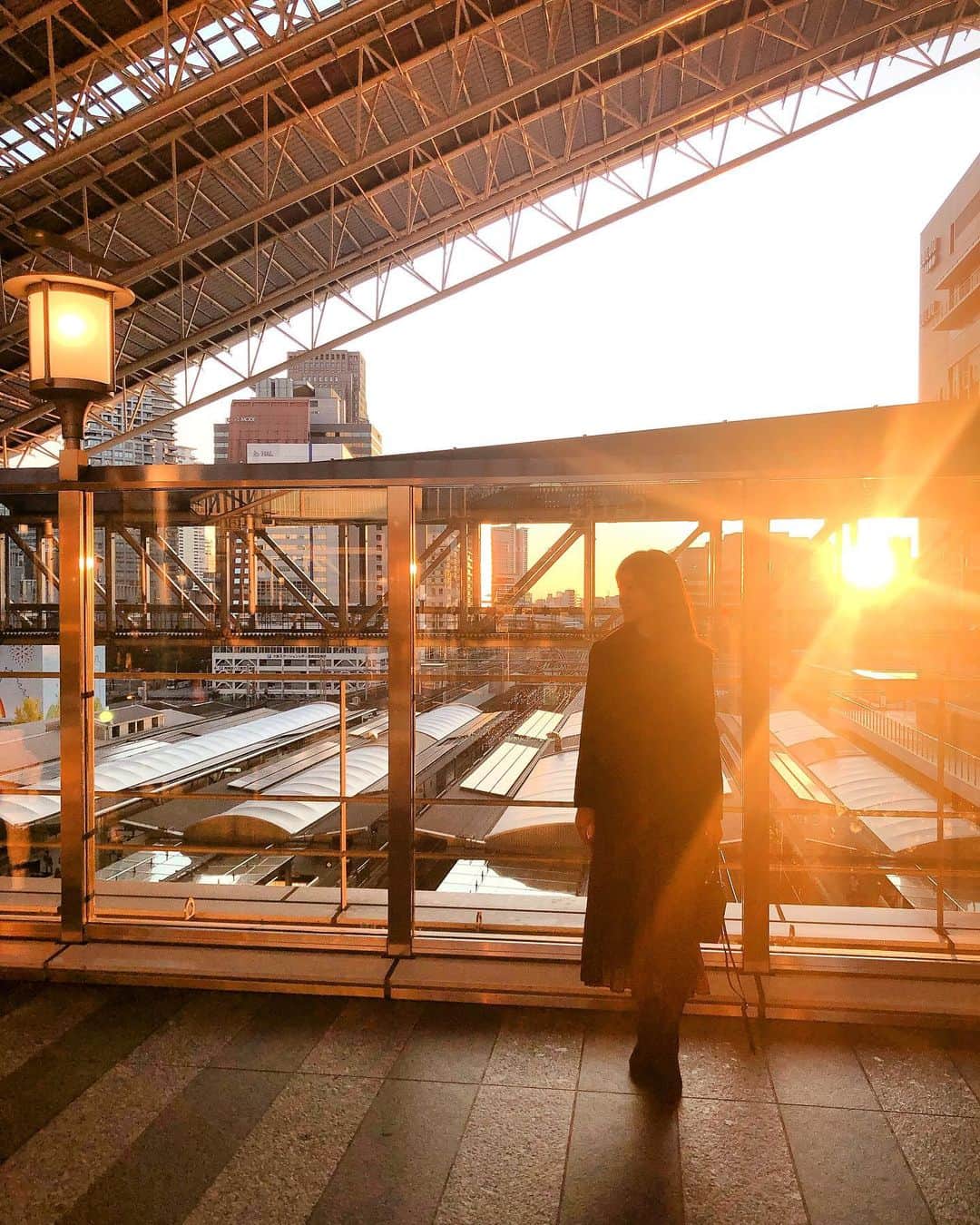 森川侑美さんのインスタグラム写真 - (森川侑美Instagram)「今日の夕焼け🌇 日が短くなってきましたね、 風が冷たくなってきてそわそわ🎄 . #夕焼け#sunset」11月5日 18時40分 - yumi.morikawa322