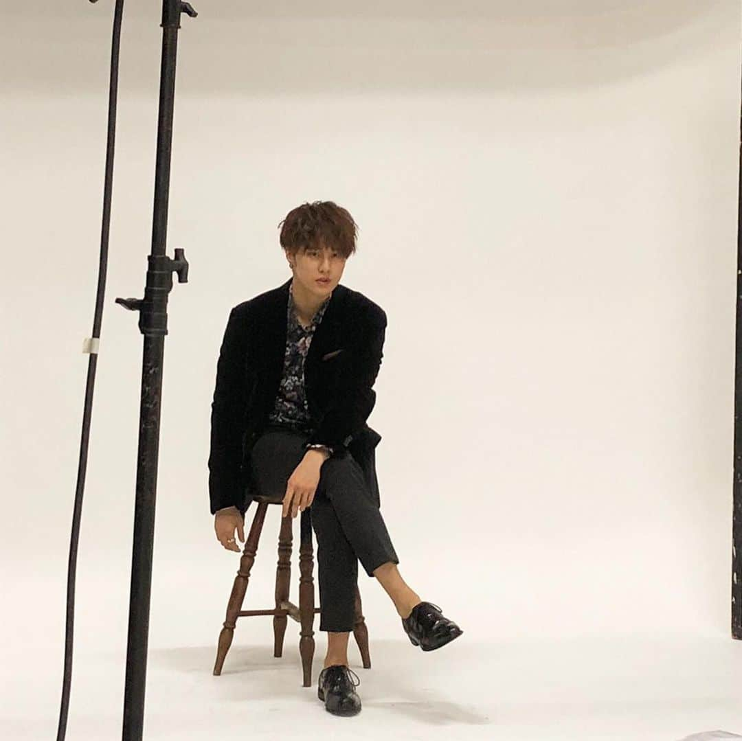 ジュノさんのインスタグラム写真 - (ジュノInstagram)「shooting📸 この前の12時間の撮影の写真を少しだけ⬆️あの時の髪型めっちゃ気に入ったんだよな🥺 . . . #JG #joonho #shooting #撮影」11月5日 19時05分 - joonho_jg