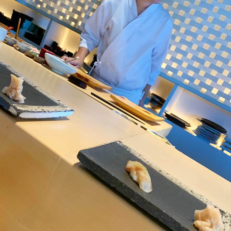 岡本麻佑のインスタグラム：「. すしすしすしすし😋✌🏾🍣❤️」